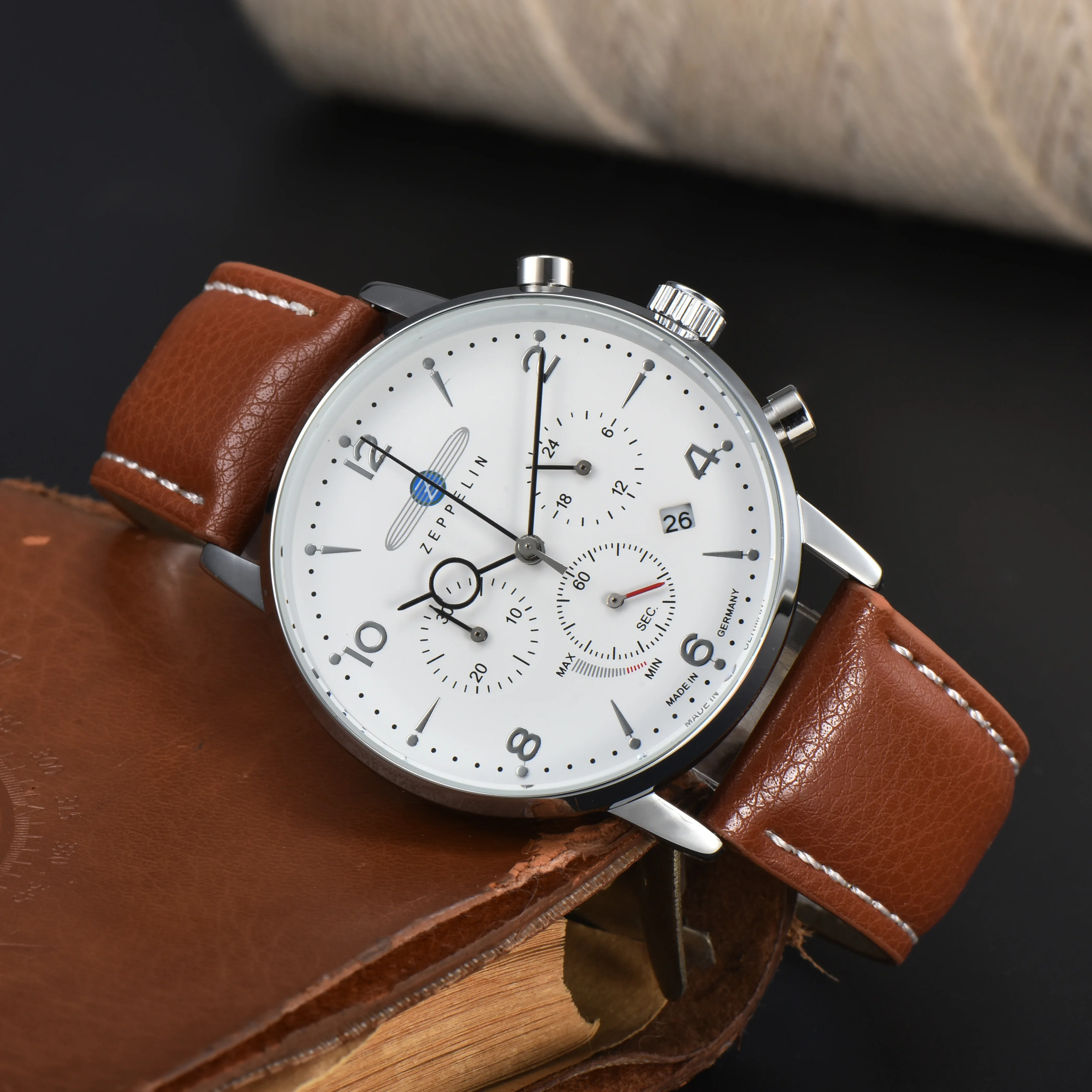 Smartwatch Touch - 2026 Hindenburg Zeppelin 8086-4 Automatic Date